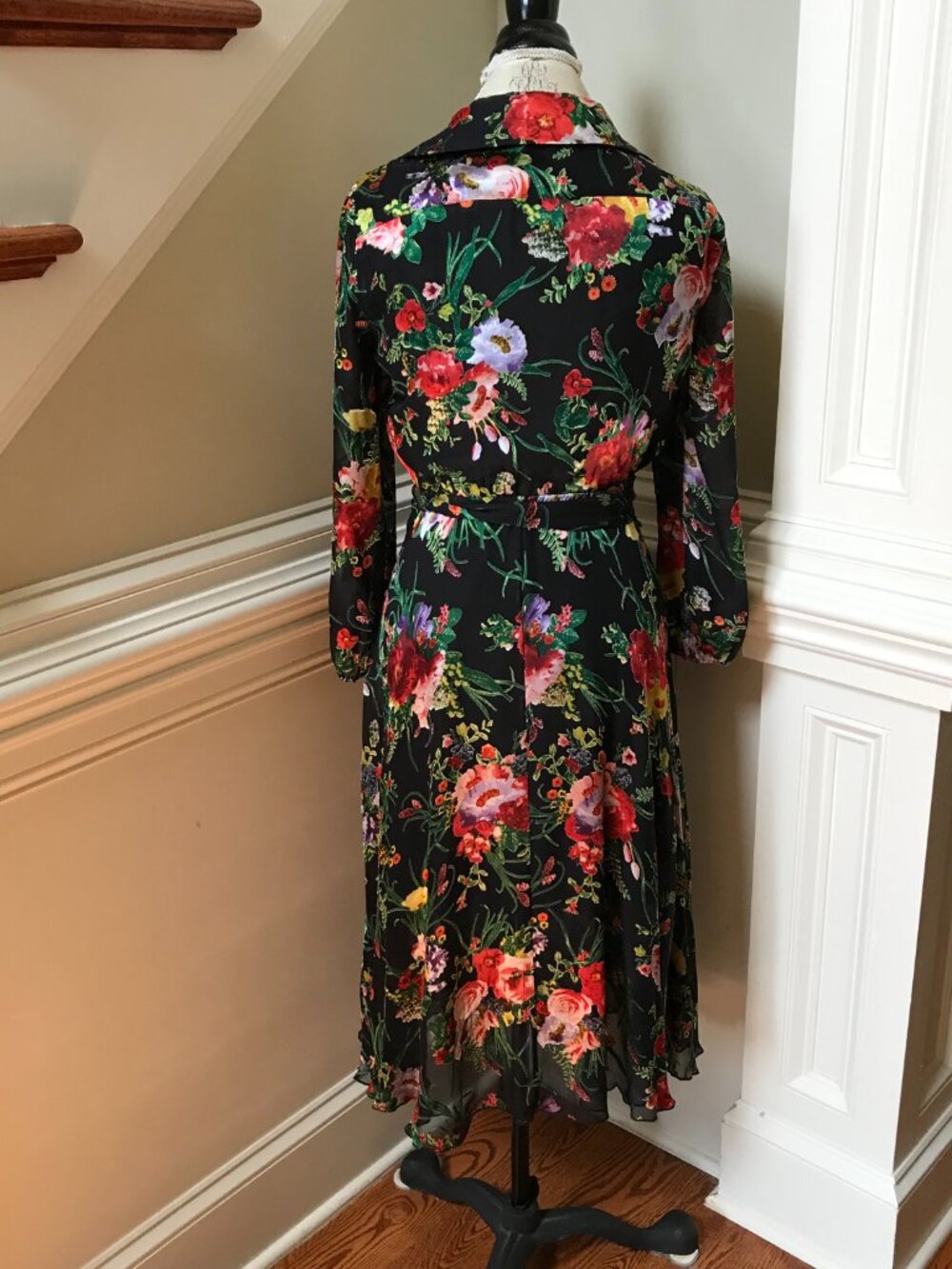 NWT Alice + Olivia Abney Wrap Midi Dress Womens 8 Black Red Floral V-Neck NEW - Picture 10 of 11